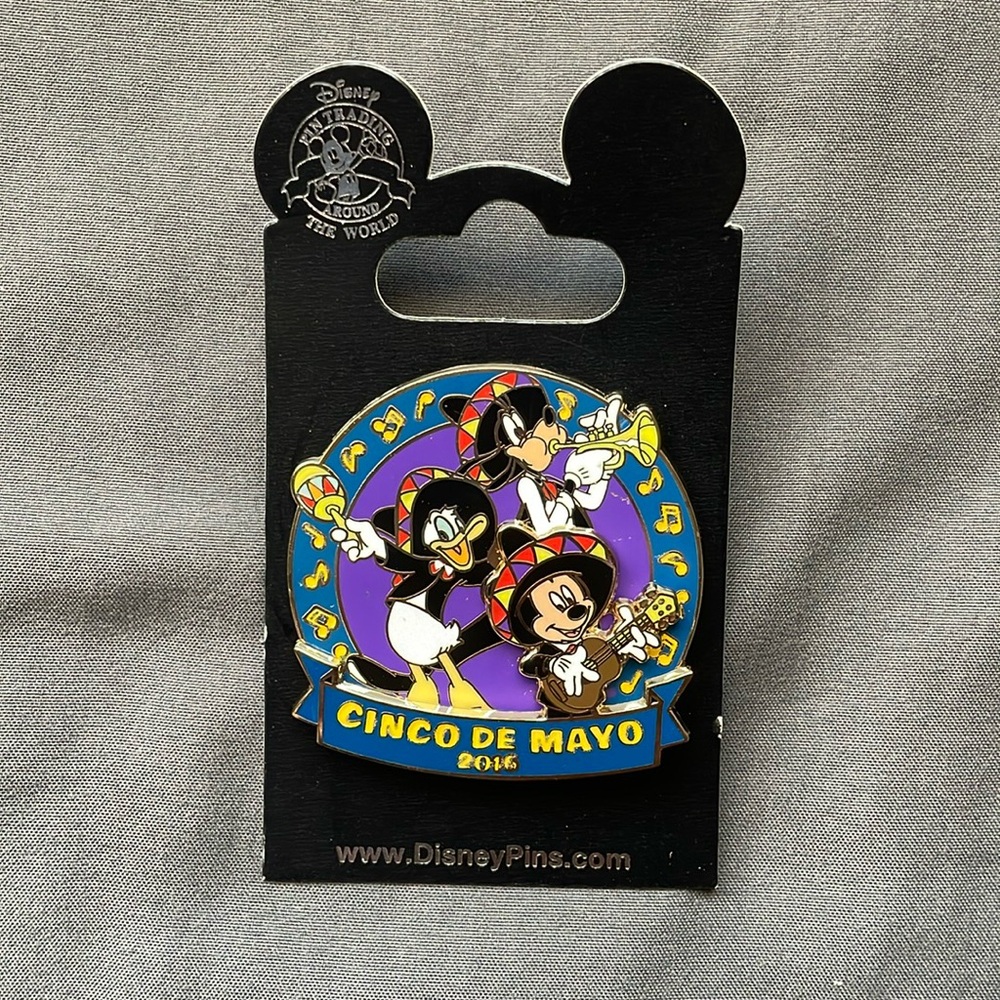 Disney Parks Cinco De Mayo 2016 Mickey, Donald & Goofy Pin LE 2500